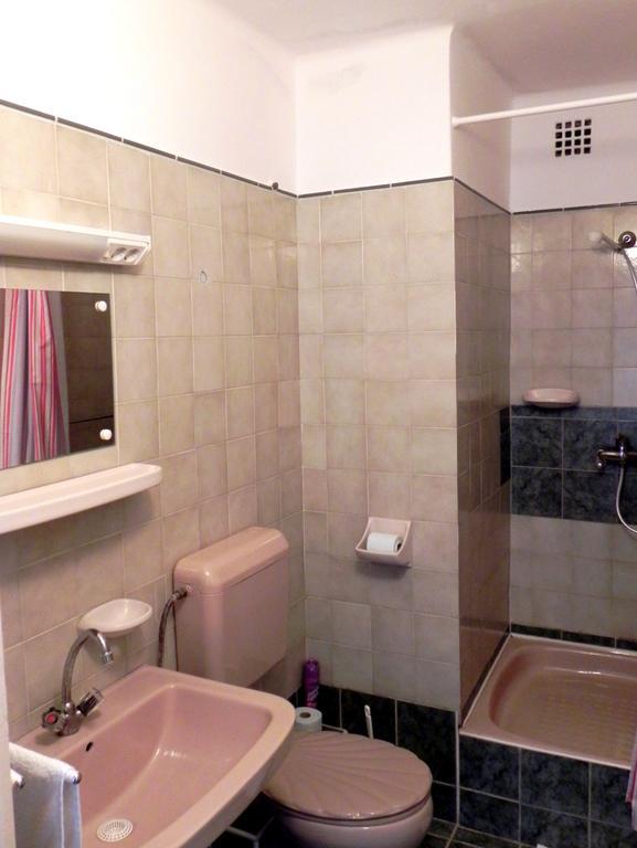 Hôtel Monika Panzio à Tata Extérieur photo