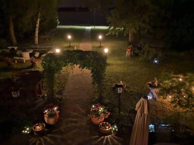 Hôtel Monika Panzio à Tata Extérieur photo